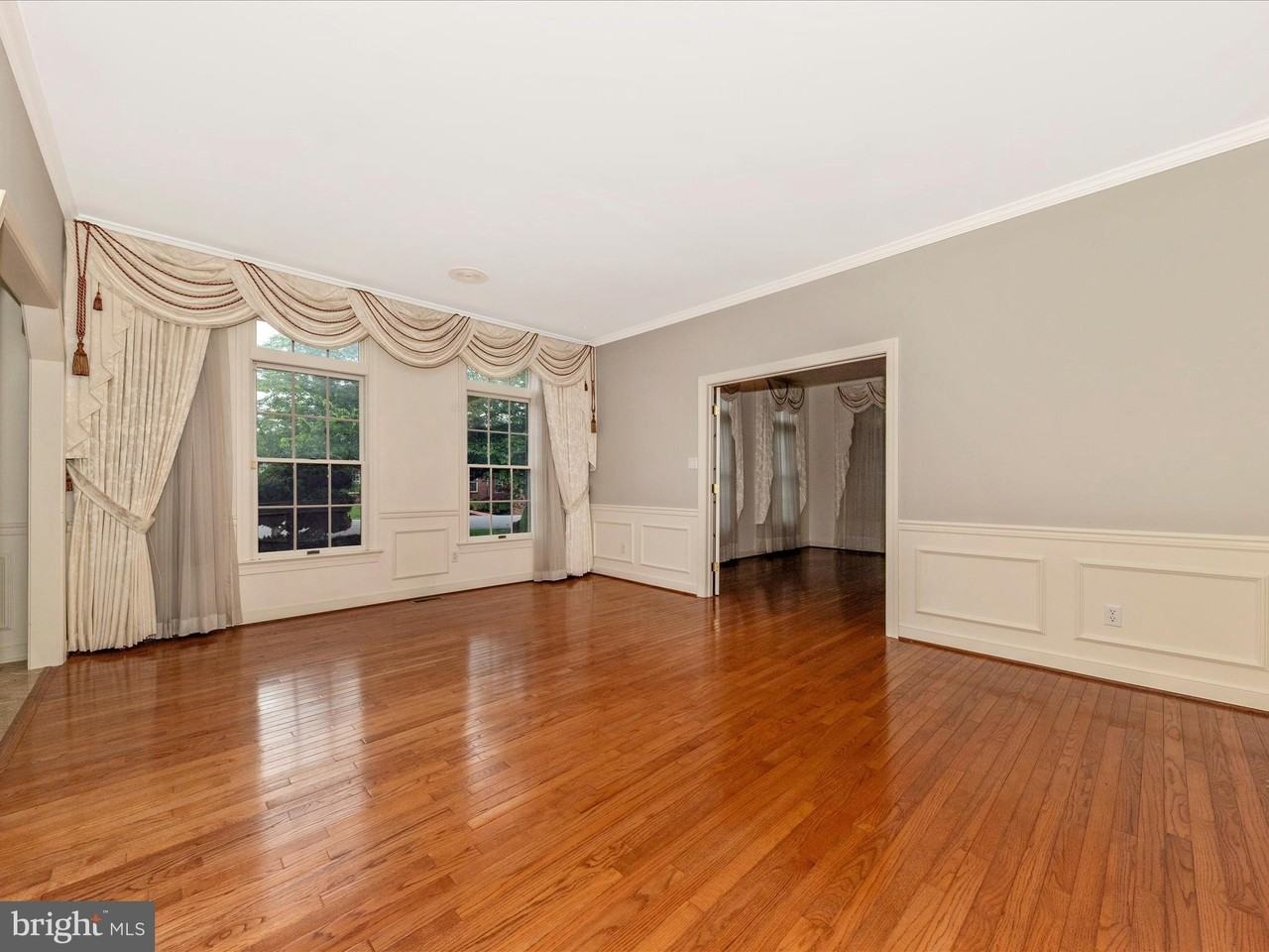 18806 Fountain Ter - Photo 4 of 50