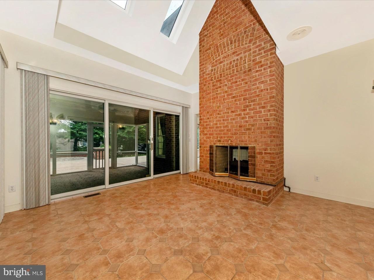 18806 Fountain Ter - Photo 6 of 50