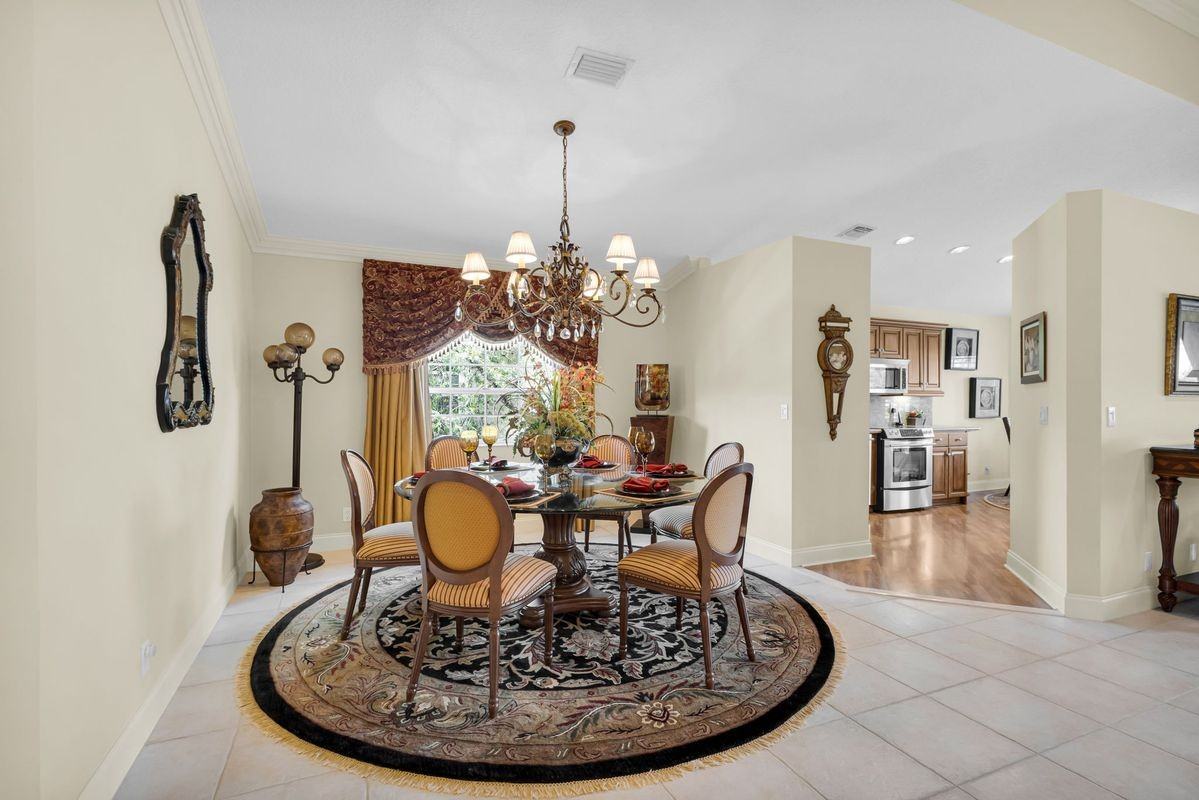 222 Legendary Cir - Photo 3 of 18