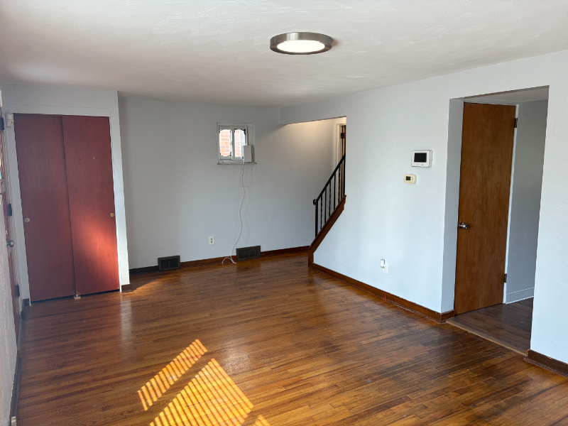 1405 Belasco Ave - Photo 3 of 24