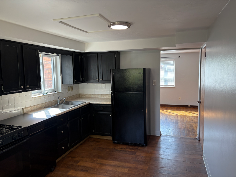 1405 Belasco Ave - Photo 5 of 24