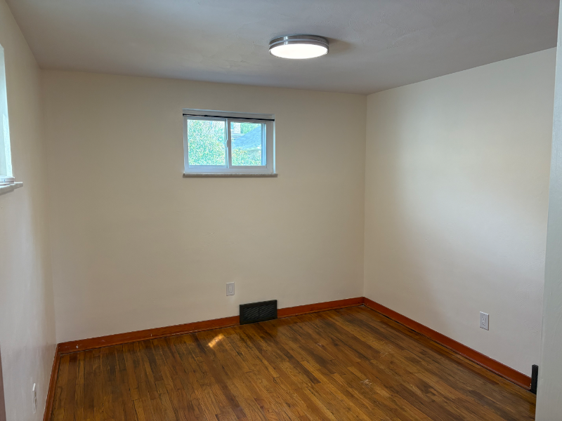 1405 Belasco Ave - Photo 6 of 24