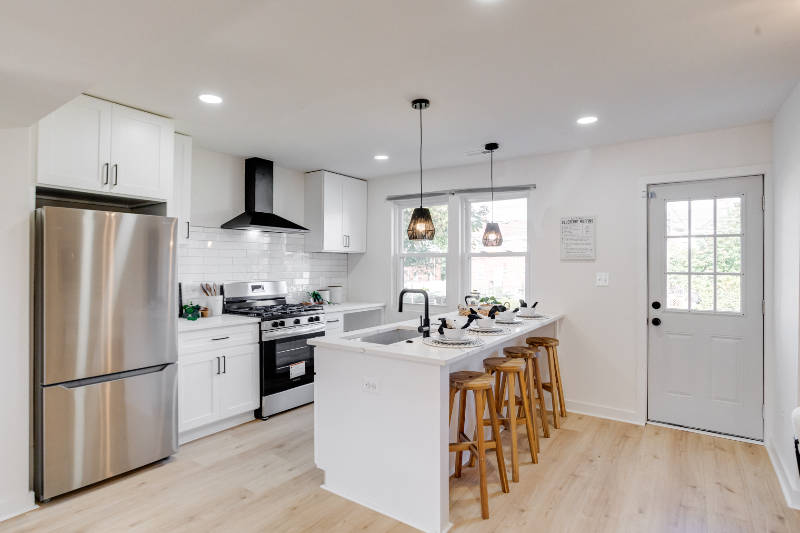 1720 Wadsworth Way - Photo 4 of 20