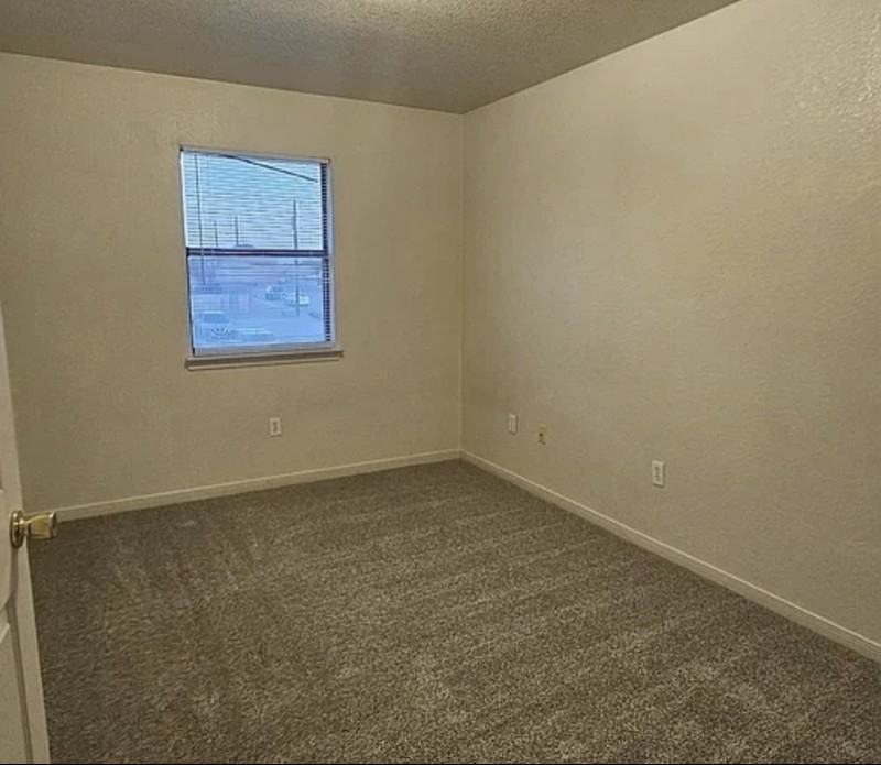 1009 Lansberry Court #B - Photo 5 of 11