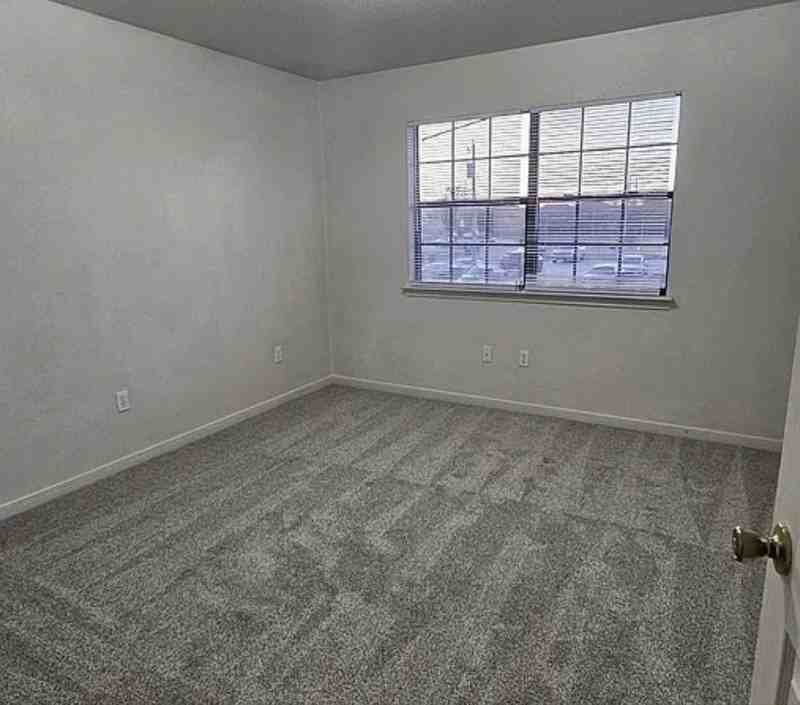 1009 Lansberry Court #B - Photo 6 of 11