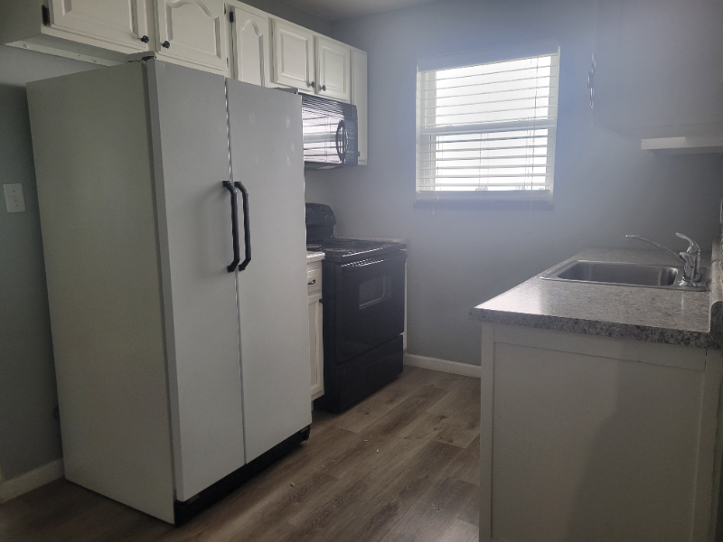 215 Ryburn Avenue #1 - Photo 4 of 9