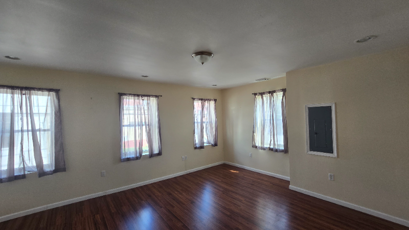 244 N Water St #2ndFL - Photo 3 of 10