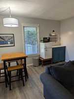 featured image of 6 E Glade St