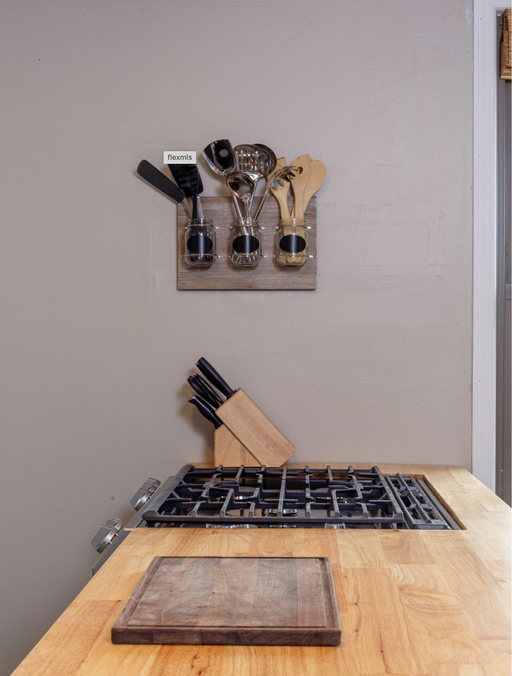 116 East Lloyd Street #114 - Photo 5 of 6