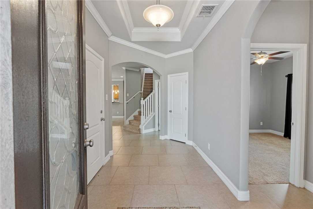 3013 Neches Drive - Photo 3 of 30