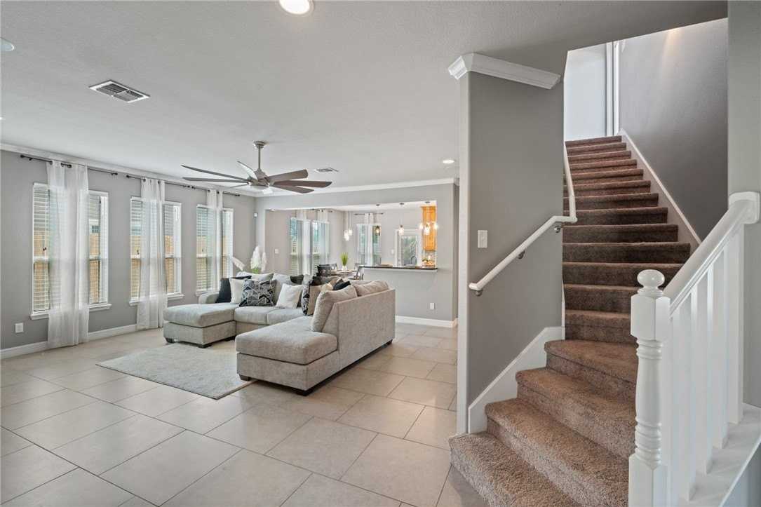 3013 Neches Drive - Photo 5 of 30