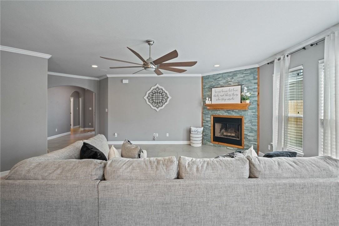 3013 Neches Drive - Photo 6 of 30