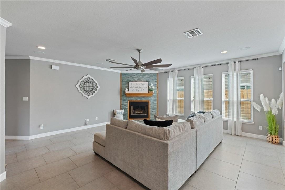 3013 Neches Drive - Photo 7 of 30