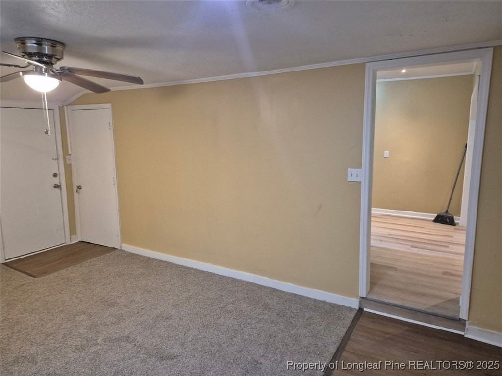 2022 Newark Ave - Photo 6 of 9