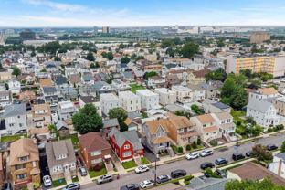 725 4th St #1 - Photo 1 of 1