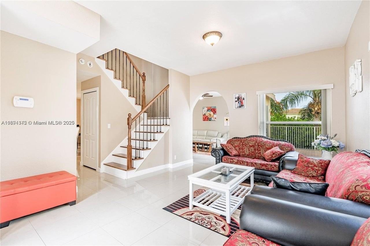 3412 Nw 110th Way - Photo 4 of 19