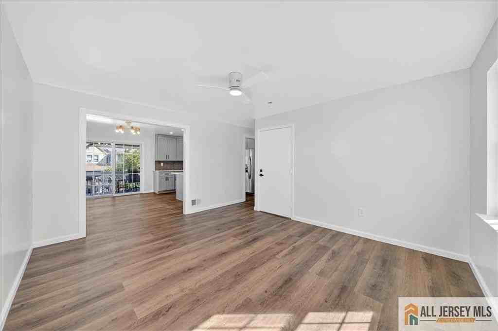 19 Harris St - Photo 3 of 19