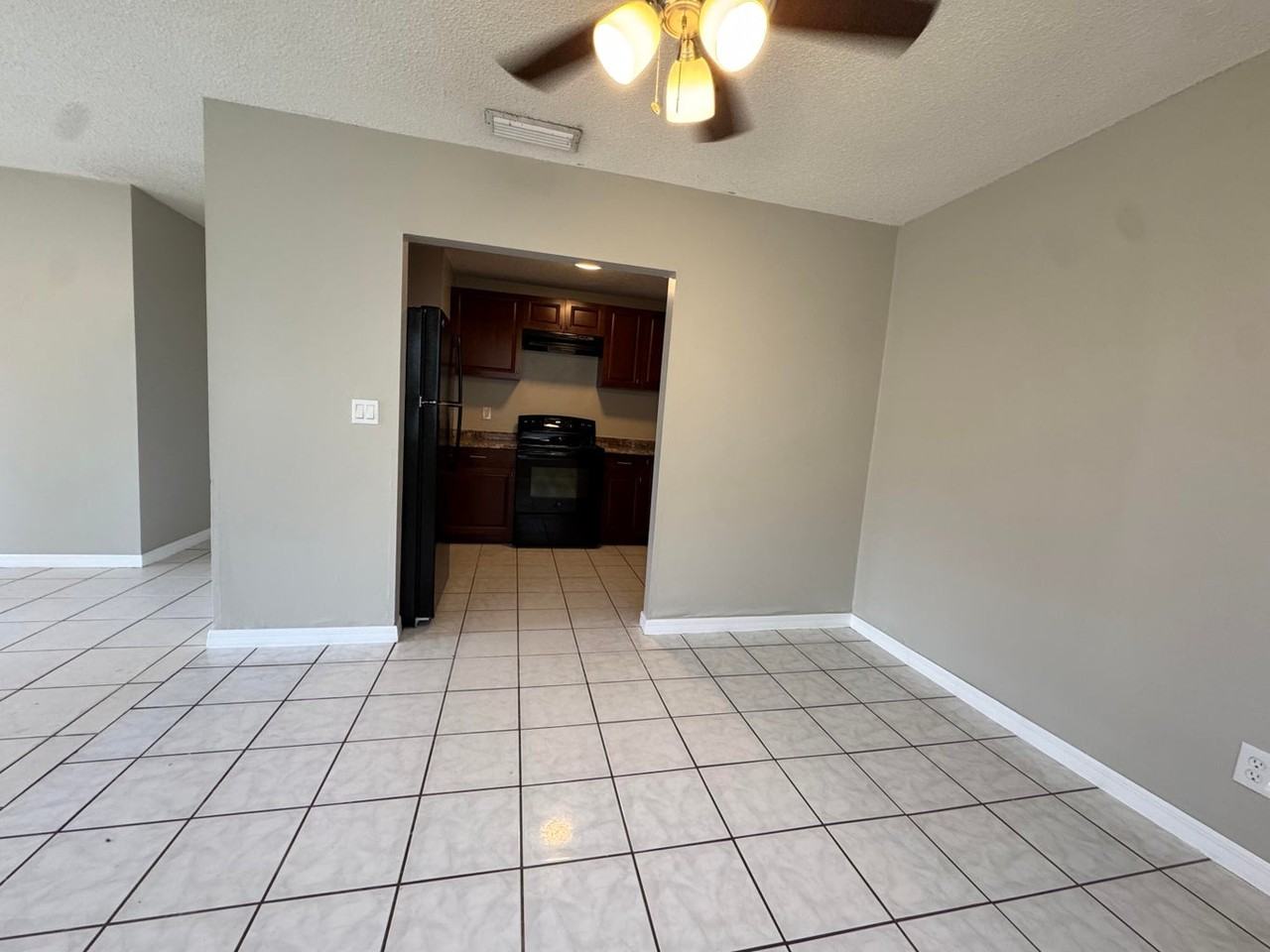 3594 Almar Rd #3 - Photo 3 of 8