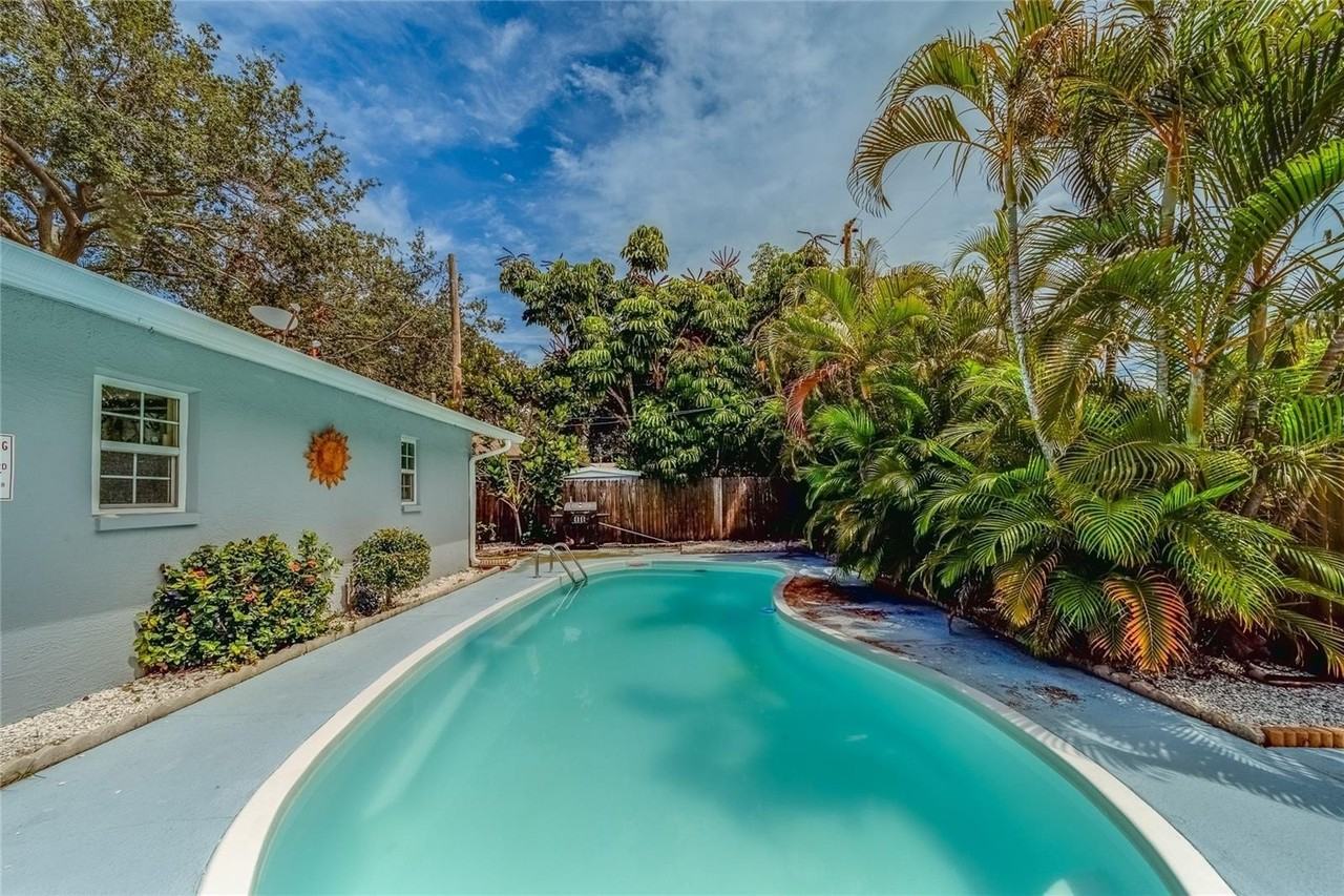 10842 61st Ave - Photo 4 of 48