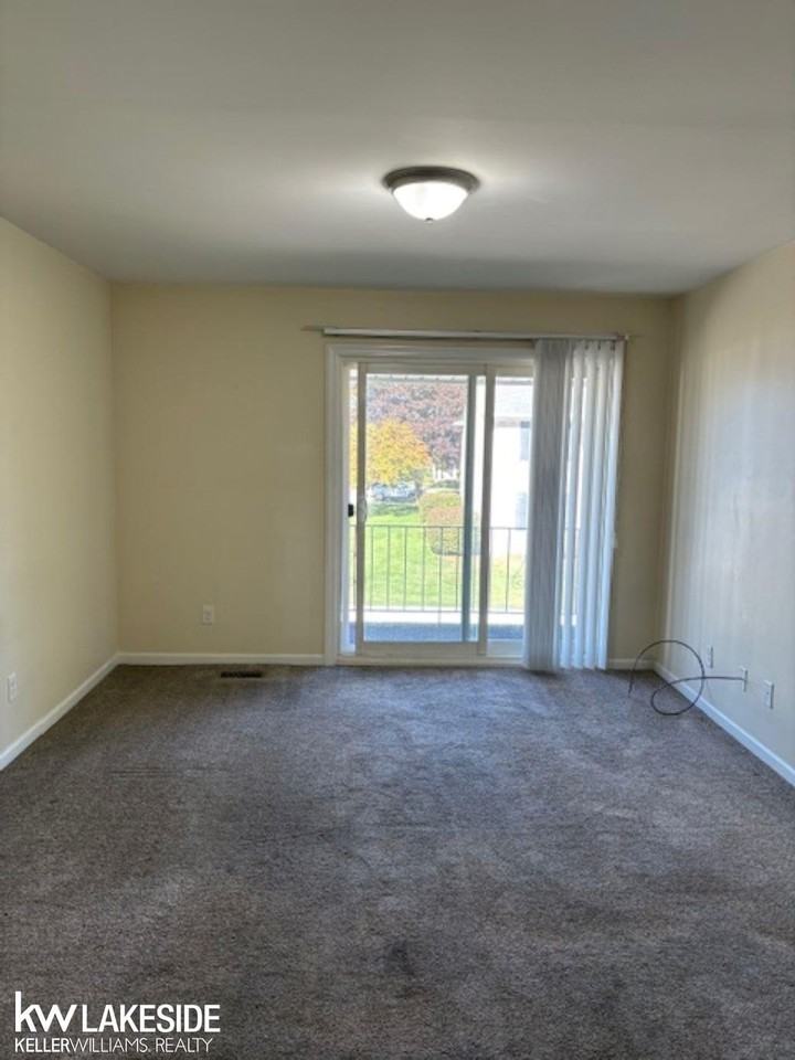 14231 Ivanhoe Dr - Photo 2 of 23