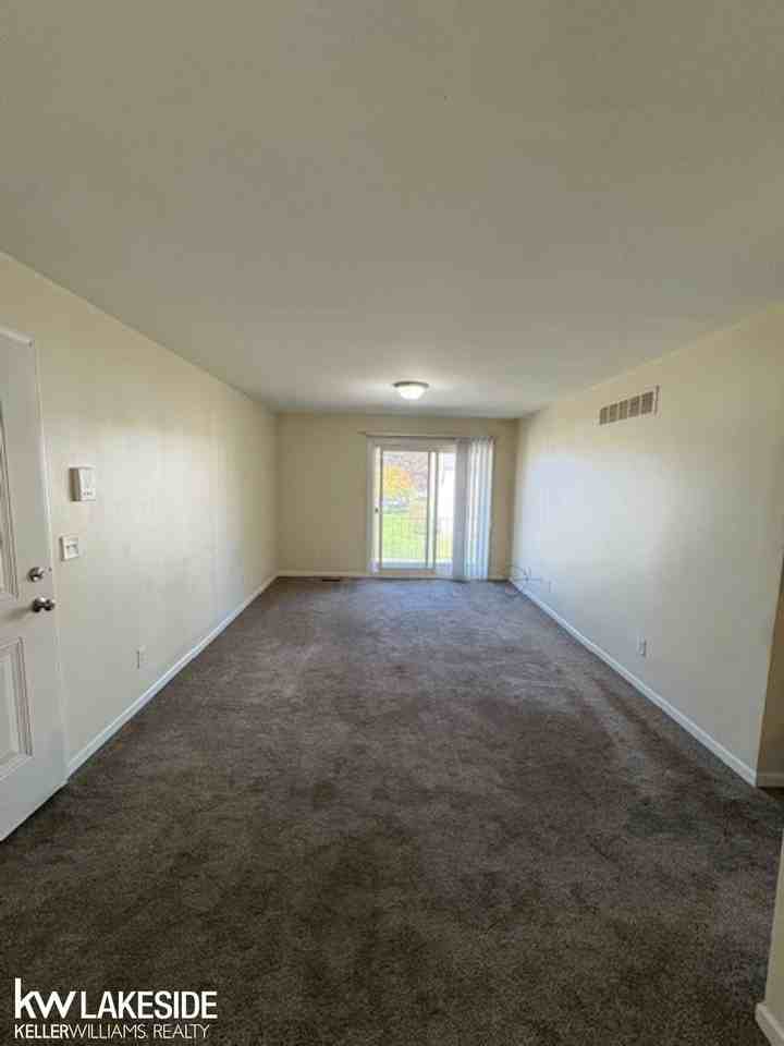 14231 Ivanhoe Dr - Photo 3 of 23