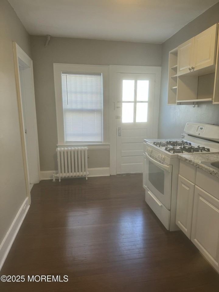 510 Brinley Avenue #4 - Photo 7 of 11