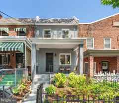 4226 Gault Pl Ne - Photo 1 of 1