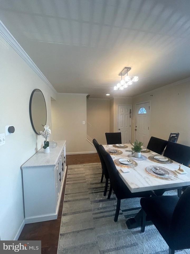 8950 Continental Place - Photo 5 of 30