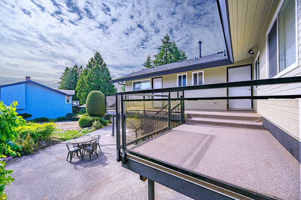 5588 Meadedale Dr - Photo 7 of 20