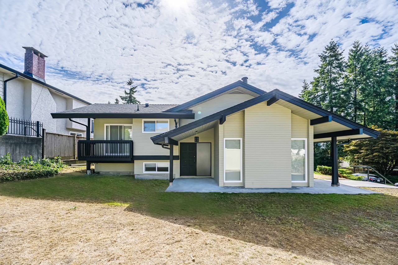 5588 Meadedale Dr - Photo 4 of 20