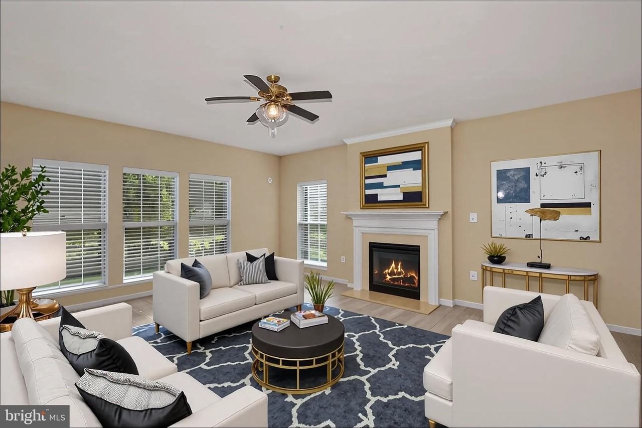 1950 Melvor Ln - Photo 4 of 8