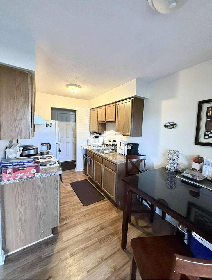 918 9th Ave S #4 - Photo 2 of 8