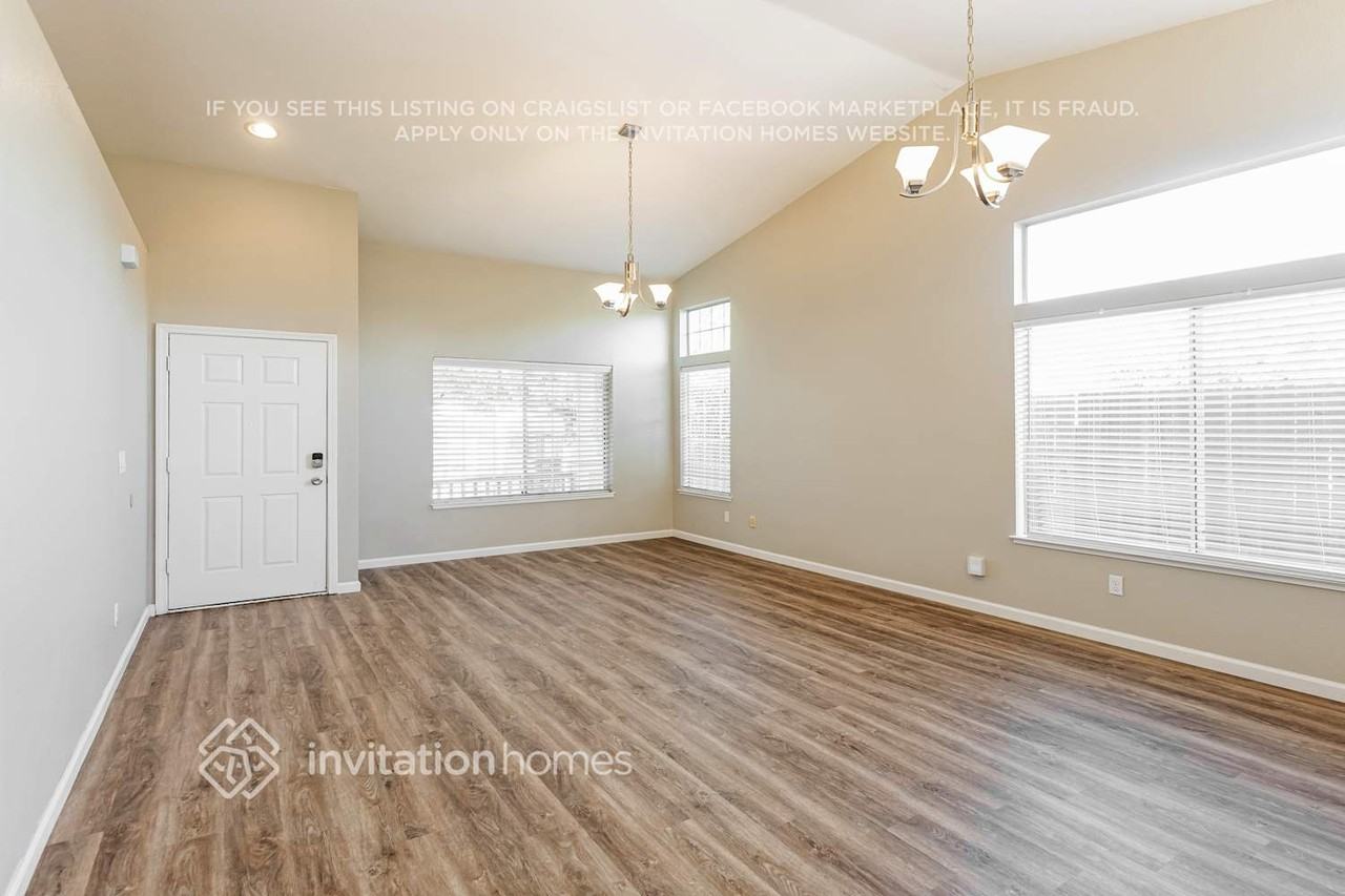 3906 Marsh Way - Photo 3 of 17