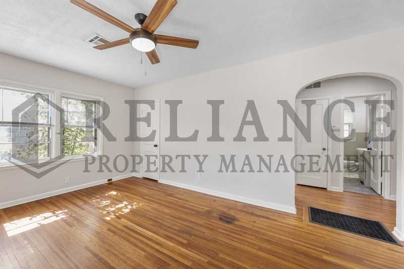 653 Harding St - Photo 4 of 23