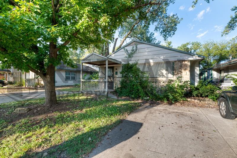 1763 N Woodrow Ct - Photo 4 of 24