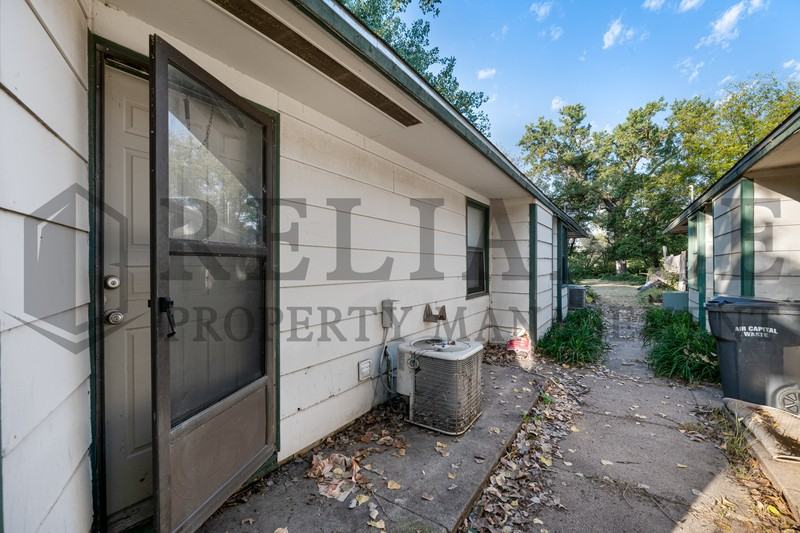 1763 N Woodrow Ct - Photo 5 of 24