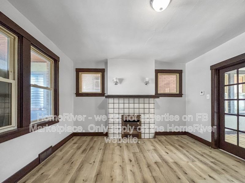 1129 Church Ave - Photo 5 of 21