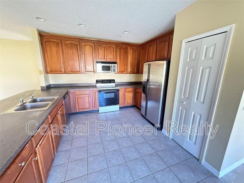 4554 Ficus Tree Rd - Photo 3 of 27