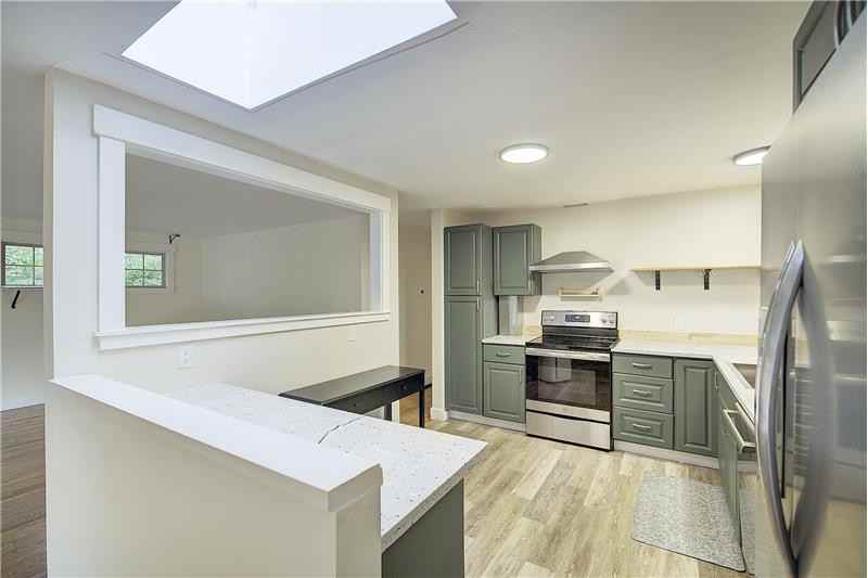 816 Ne 120th St - Photo 4 of 24