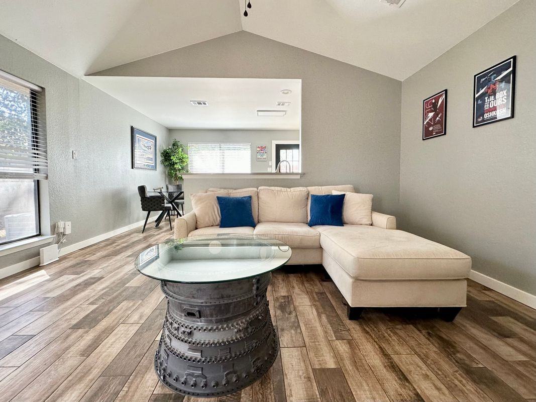 1003 Markham Lane ##B - Photo 6 of 17