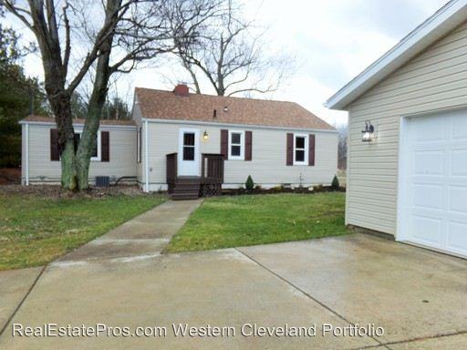 14895 Old Oak Dr - Photo 2 of 19