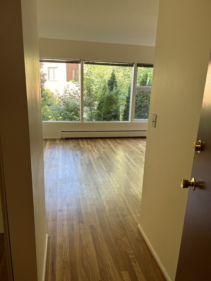 735 Belmont Avenue East - Photo 2 of 13