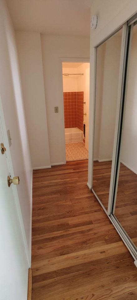 735 Belmont Avenue East - Photo 6 of 13