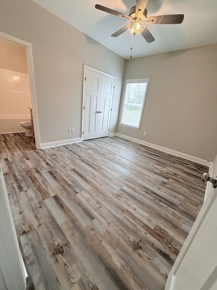 501 S Oak St #501 - Photo 3 of 6