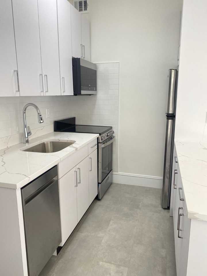 West 73rd Street #06K - Photo 5 of 8