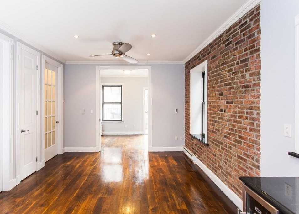 W 52nd St #14 - Photo 4 of 7