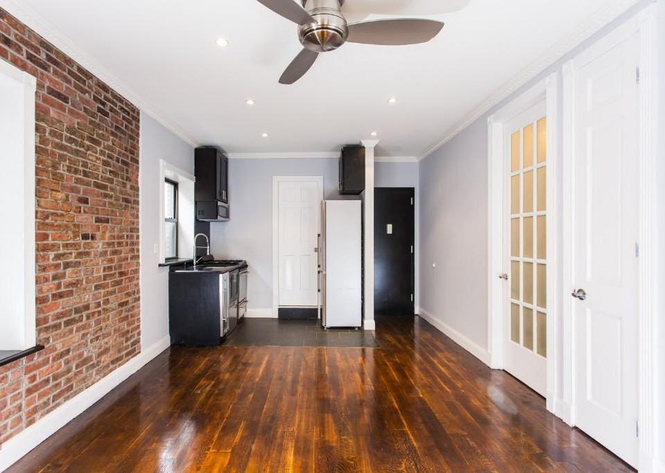 W 52nd St #14 - Photo 6 of 7