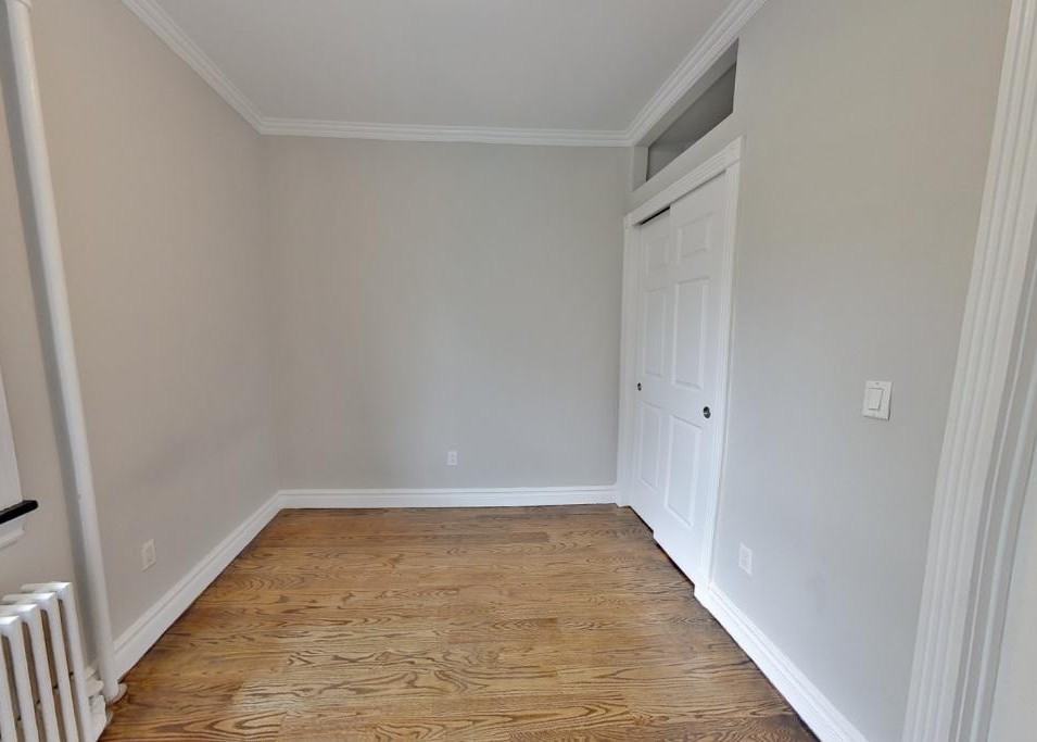 E 35th St #53 - Photo 5 of 10