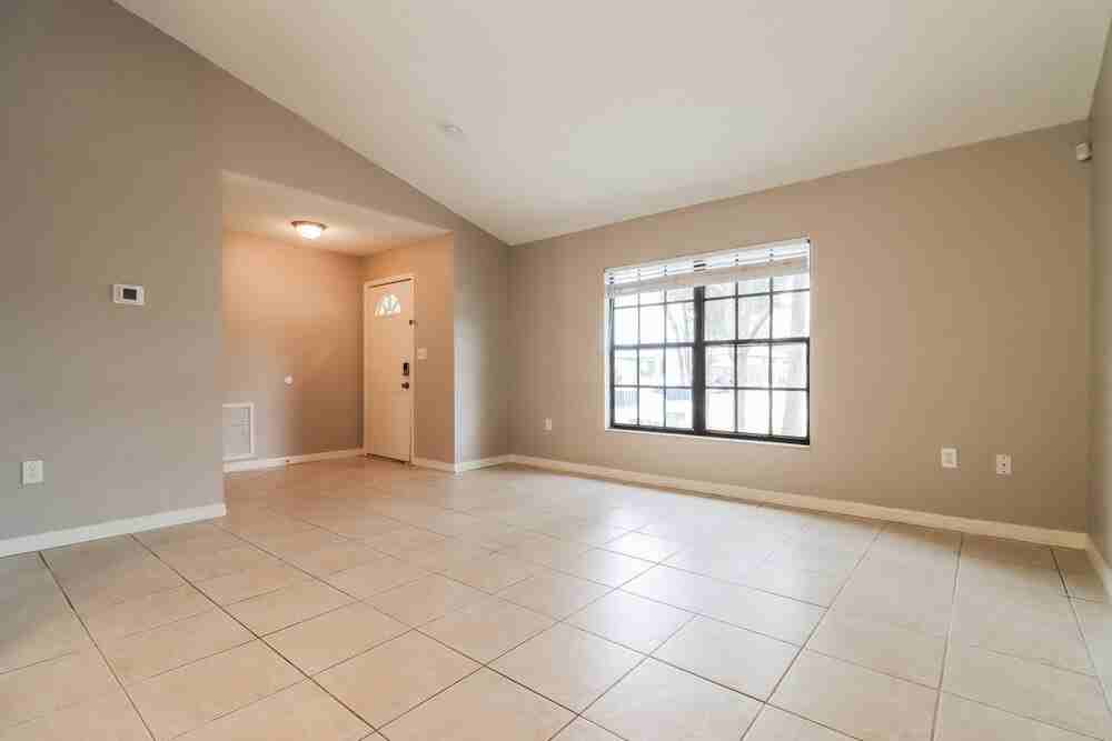 1305 Jambalana Dr - Photo 3 of 16