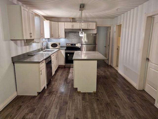 14883 69A Avenue - Photo 2 of 13